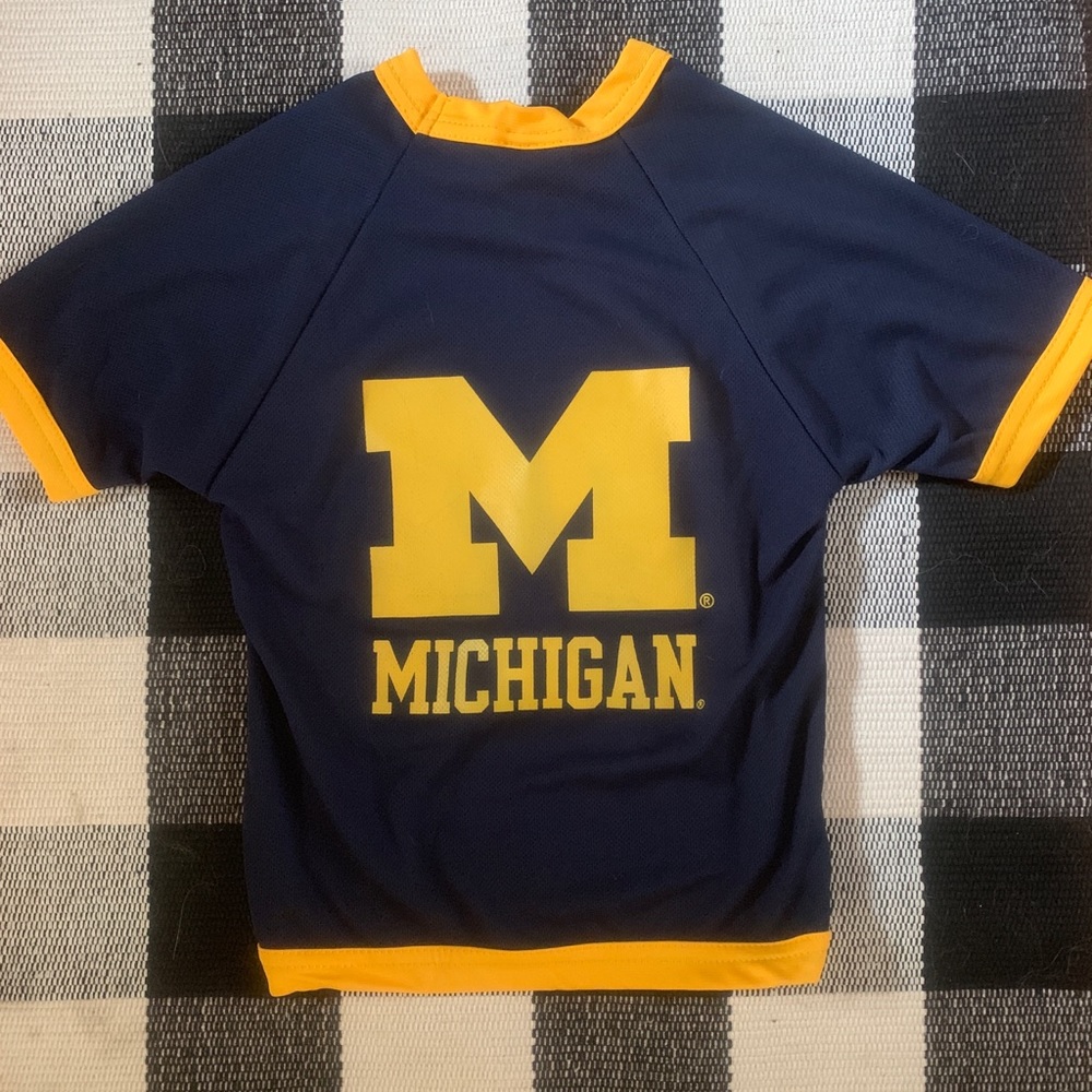 Dog Jersey • U of M (Wolverines) • High Quality